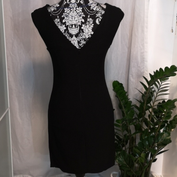 🛍️NWOT🛍️ Dynamite Ladies Black Dress - Picture 6 of 8